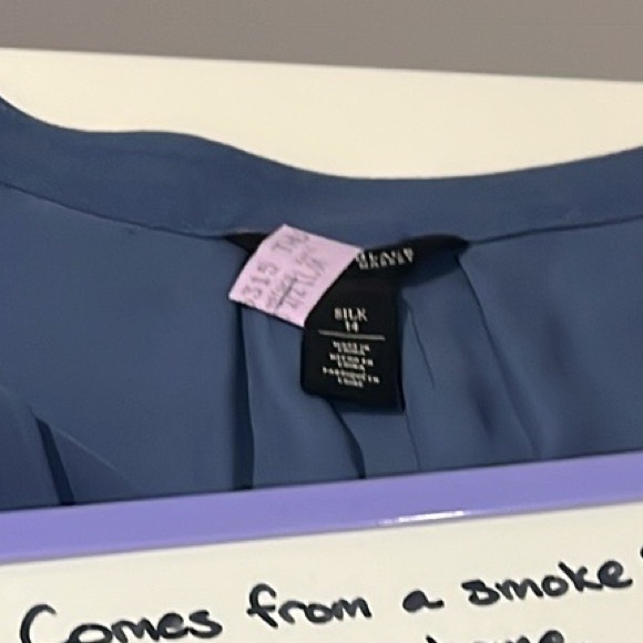 White House Black Market size 14 Elegant silk Blue V-neck Top - Picture 5 of 5